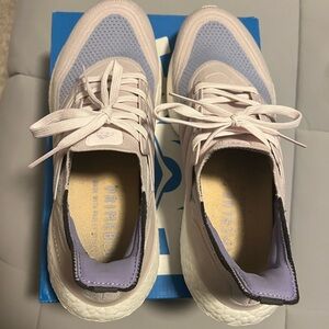 Women’s Adidas Ultraboost 21